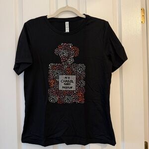 Chanel N. 5 rhinestone black tee. EUC. Size Medium.